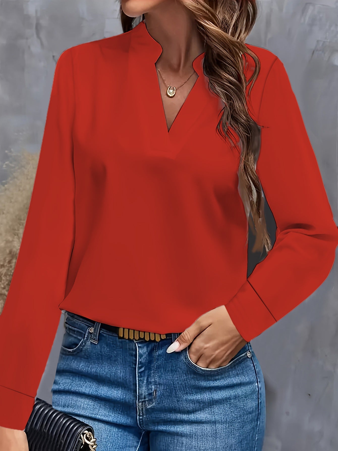 Anouk V-Neck Blouse – Lightweight Fabric for Everyday Comfort and Style 1